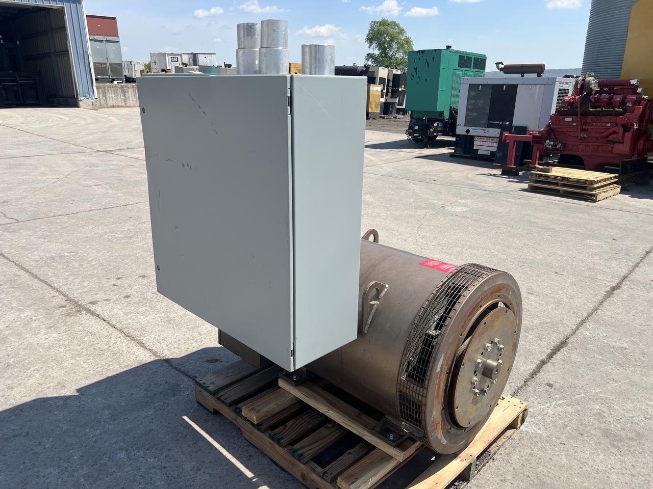 300 KW Marathon #MCD-300-3, Generator End, 120/240 Volts, 10-wire, 3PH, 946 hours, 1987 - Image 5