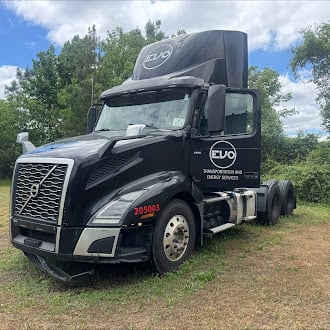 Volvo #D13, Day Cab Truck, 455 HP, 12-Spd Automatic, 12.8L Diesel, 4x2, 52,000 lb. GVWR, 2020 - Image 3