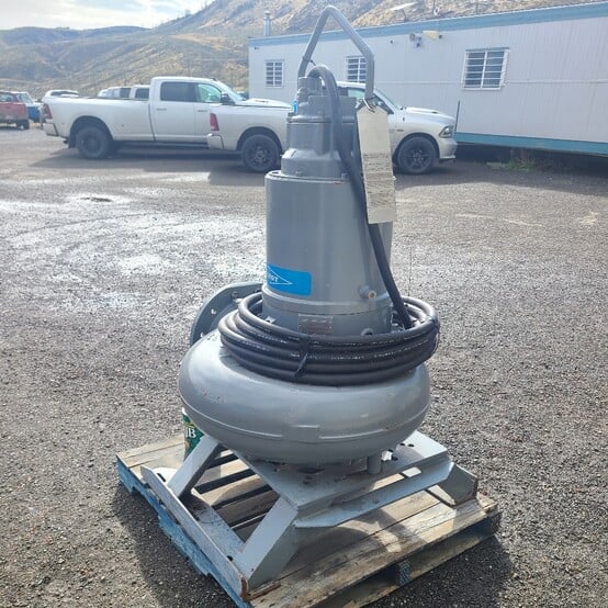 ITT Flygt #3201.180-3893, Submersible Pump, 12" discharge, 65' max. submergence, 30 HP, 855 RPM, 31 amps, 600 - Image 4