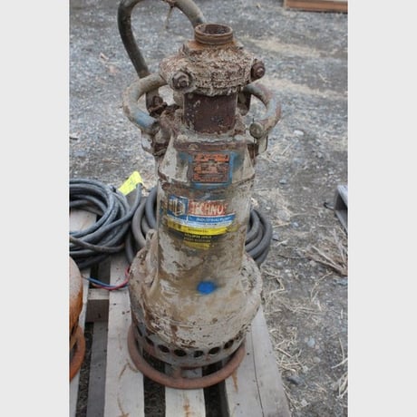 383 GPM @ 57' TDH, Tsurumi #KRS2-B3, Submersible Pump, 2" discharge, 5 HP, 575 Volt, 3PH - Image 1
