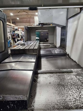 Haas #VF-11, Vertical Machining Center, 120" x 28" table, 120" X, 40" Y, 30" Z, 20 HP, 10,000 RPM, 24 - Image 2