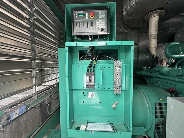 500 KW Cummins #500GFGA, Natural Gas Generator, 671 HP, #GTA38 Engine, 277/480 Volts, sound attenuated - Image 5
