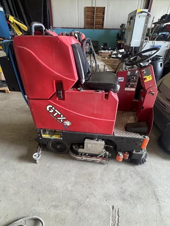 Factory Cat #GTX, Ride-On Floor Scrubber, 25-34" Cleaning Width, 36V, 2.9 MPH, 2023 - Image 9