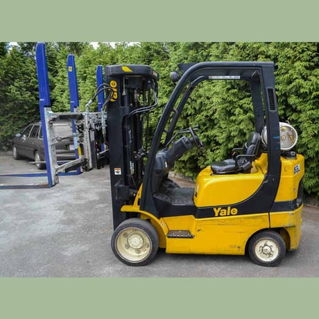 5,000 lb. Yale #GLC050VXNV5Q084, propane lift truck, 2-stage mast, 240" lift, side shift, cushion tires - Image 1