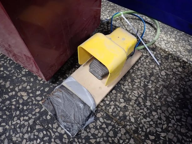 Cassese #CS199MXL, Underpinner, w/ Footswitch, 2013 - Image 6