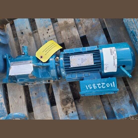 0.75 HP 1700 RPM Sew-Eurodrive #K37A, Gearmotor, 58.60:1 Ratio, 3 phase, 330/575 Volts - Image 2