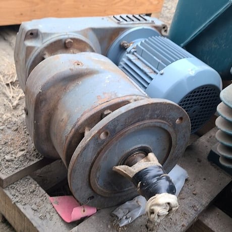 2 HP 1720 RPM Sew-Eurodrive #RF70A, Gearmotor, 60.57:1 Ratio, 3 phase, 330/575 Volts - Image 2
