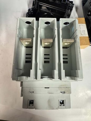 Allen-Bradley Contactor 100-E190KD11 100-250V AC/DC - Image 2