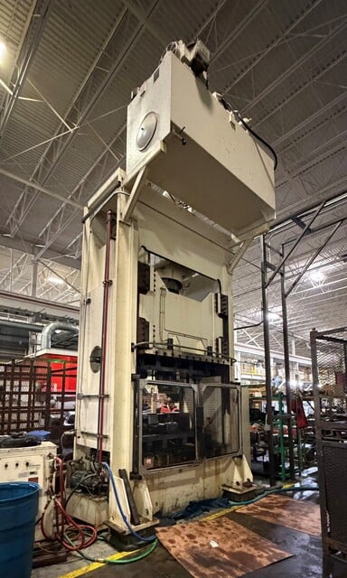 300 Ton, Macrodyne #MP2300-2, single point hydraulic press, 76" x 60" Bed, 55" Daylight, 48" Stroke - Image 2