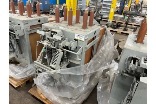 1200 Amps, General Electric, am-13.8- 500-3ml, Magne-Blast Circuit Breaker 13.8kV ML-11B - Image 2