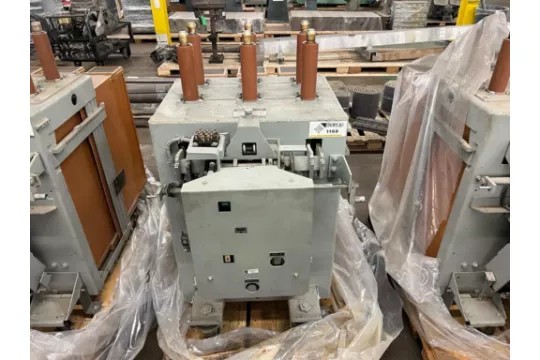 1200 Amps, General Electric, am-13.8- 500-6h, Magne-Blast Circuit Breaker 15kV ML-13 - Image 2