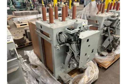 1200 Amps, General Electric, am-13.8- 500-6h, Magne-Blast Circuit Breaker 15kV ML-13 - Image 3