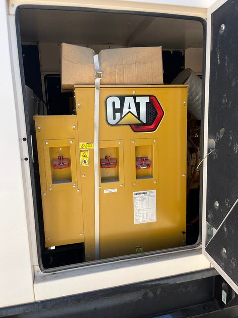 300 KW Caterpillar #C9, Diesel Generator Set, 480 Volt, 1800 RPM, 600 amp circuit breaker, EMCP 4.2 control - Image 5