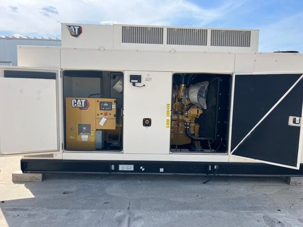 600 KW Caterpillar #D600GC, Diesel Generator Set, 480 Volt, 1800 RPM, 1200 amp circuit breaker, GCCP1.2 - Image 2