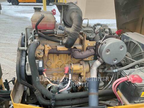 Caterpillar CB34B, Vibratory Single Drum Asphalt, 4484 hours, S/N: XB400188, 2016 - Image 7
