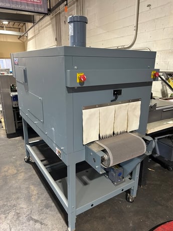 Shanklin #T-71, Shrink Tunnel, 60" L x 22" width x 10" H passage, 92" conveyor, variable speed Teflon mesh - Image 4