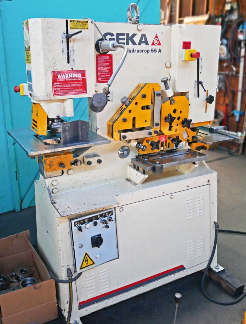 4-1/2" x 4-1/2" x 3/8" Geka #Hydracrop-55-A, Hydraulic Ironworker, 55 Ton - Image 4