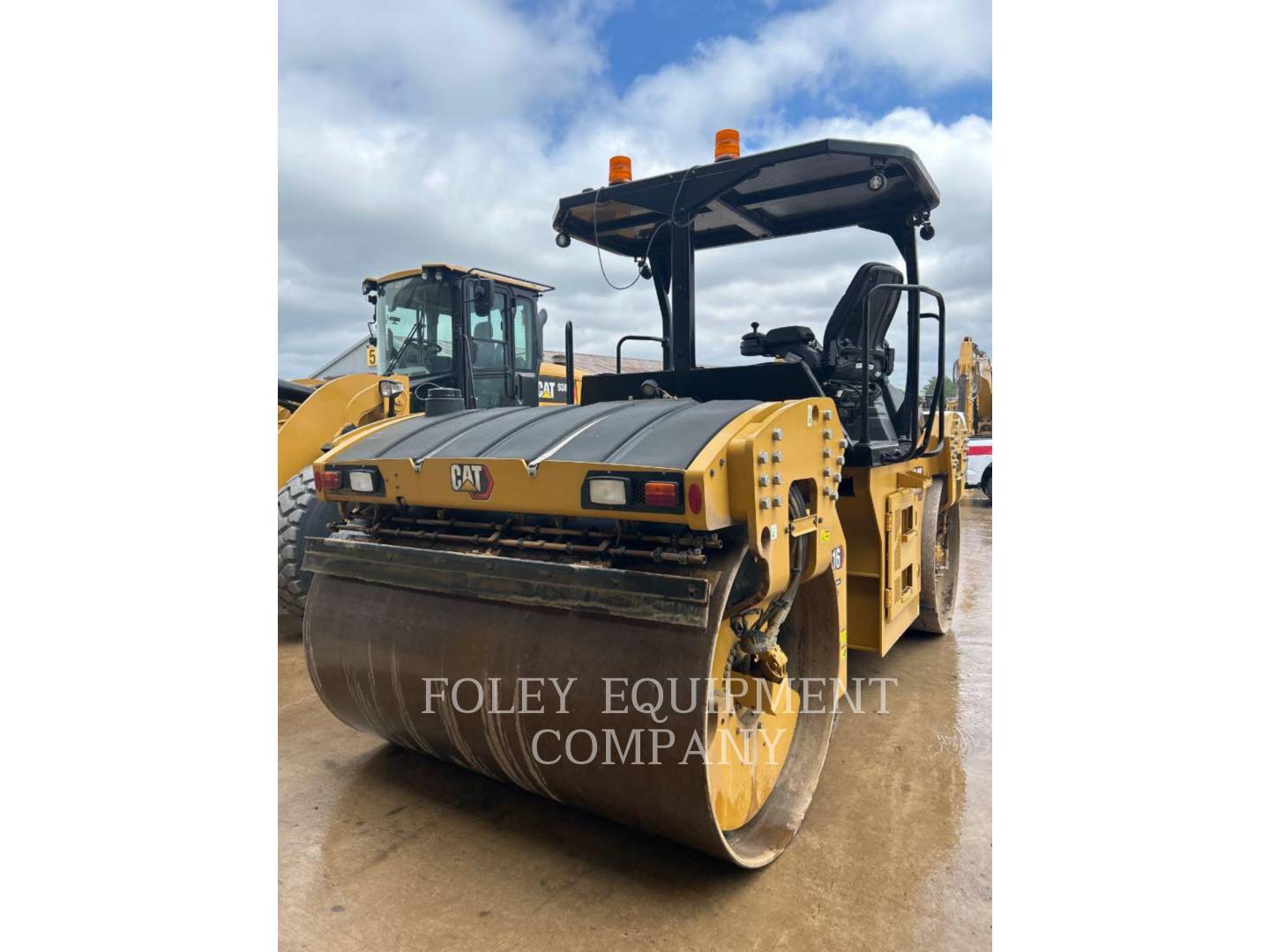 Caterpillar CB16, Compactor, 1538 hours, S/N: HP501072, 2024 - Image 3