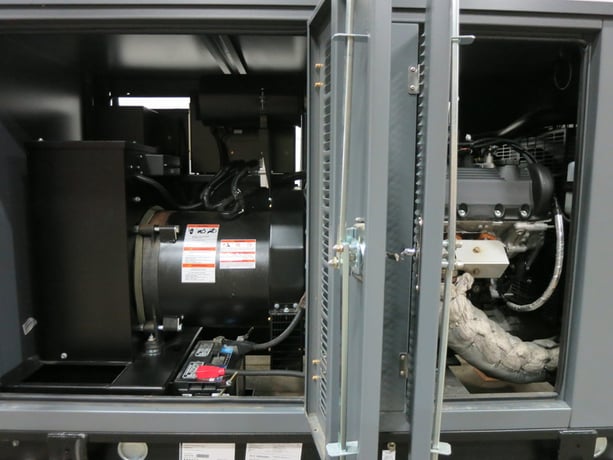 35 KW Generac #SG035, Natural gas / propane generator set, 120/240 Volts, 1-phase, 62 HP @ 1800 RPM, 4.5L - Image 4