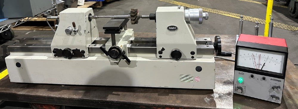Mahr #828N, universal length measuring system - Image 1