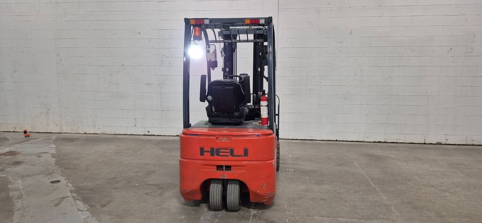 3200 lb. Heli #CPD20SQ, 3-wheel battery powered forklift, 48V., 185" lift height, 3 stage, 4 way, side shift - Image 4