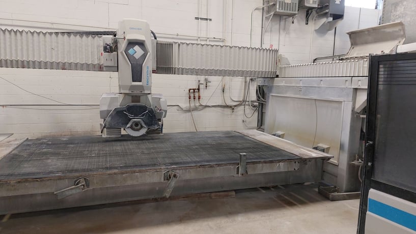 Denver #Technica-3600-Elite, 5-Axis Monobloc, OC CNC bridge saw, hydraulic tilting table, 370° head - Image 9