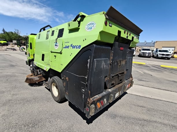 Schwarze #SuperVac-Galeforce, road broom truck, 77350 miles, fair shape, 2022 - Image 6