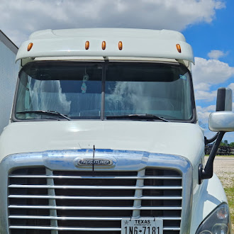 Freightliner #Cascadia, Class 8 Sleeper Semi Tractor, Tandem Axle, Detroit DD15, 2016 - Image 8