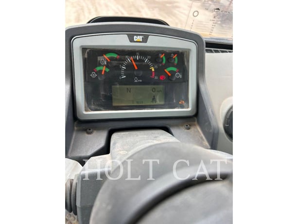 Caterpillar W00 725, Articulated Truck, 912 hours, S/N: 3T900907, 2025 - Image 7