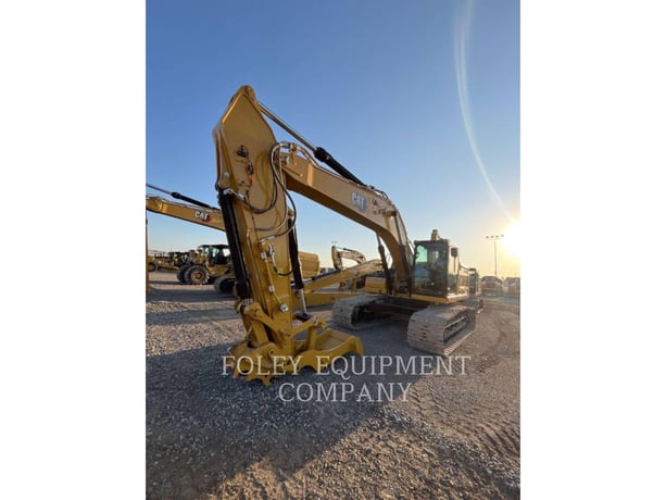Caterpillar 330-0710X, 1402 hours, S/N: WCH60049, 2025 - Image 1
