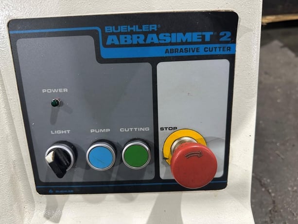 10" Buehler #AbrasiMet-95C-1800-260, manual precision abrasive metallurgical lab saw, 4 HP, 3400 RPM - Image 3