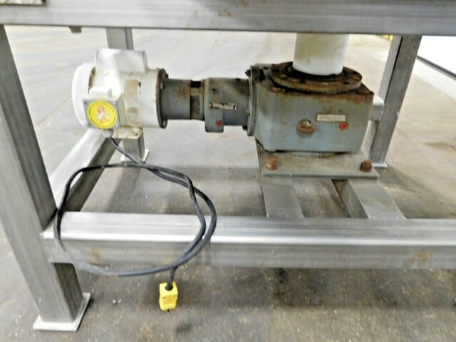 200 gallon HB Metal Manufacturing, Stainless steel bottom agitated feeder tank, 1/2 HP Leeson motor - Image 7