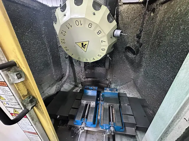 Fanuc #Robodrill-A04B-0099-B101, CNC vertical machining center, 14 automatic tool changer, 19.7" X, 15.7" Y - Image 3