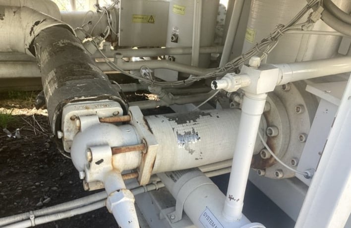 200 Ton, York #YCIV, air cooled chiller w/ pump (2 available) - Image 2