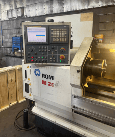Romi #M20, CNC Lathe, 20" swing, 60" machining length, 12" chuck, 3" bar, 15 HP, 20.47" turning diameter - Image 2