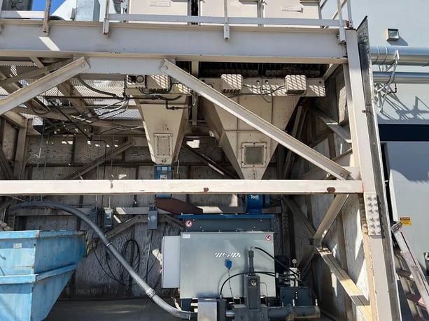 Weima #TH-614, cylindrical briquette press, 2-3/8" diameter x 4" long compacted log, 12 HP, 220-265 lb/hr - Image 2