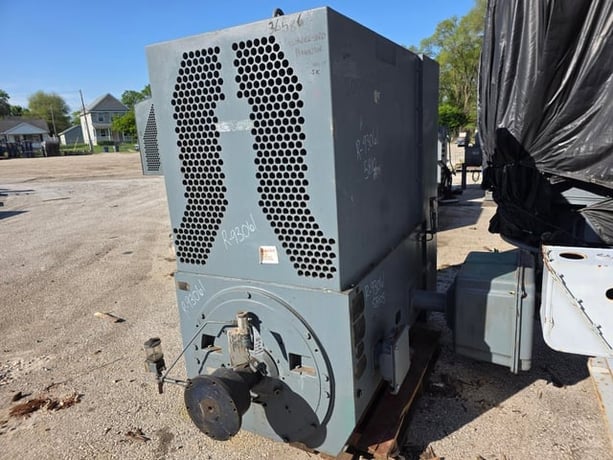 900 HP 1800 RPM Siemens, Frame 5810S, TEFCSB TUBE, 4000 Volts - Image 1