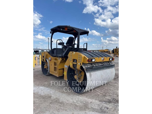 Caterpillar CB15-01O, Compactor, 772 hours, S/N: M9401119, 2023 - Image 4