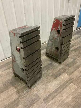 12" x 36" x 18" Giddings & Lewis, T-slotted angle plates, cast iron construction, 1 set - Image 1