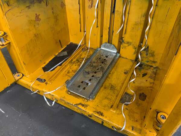 Bramidan #X30, vertical baler, 43" x 26" feed opening, 25 second cycle time, 5.5 HP, e-stop, 2013 - Image 4