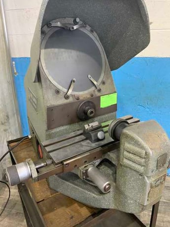 10" Jones & Lamson #PC14, optical comparator with bench, 16" x 5" table, manual power elevation - Image 5
