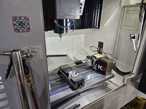 Okuma #Genos-M560-V, Vertical Machining Center, 41.3" X, 22" Y, 18.1" Z, 30 HP, 15000 RPM, 32 automatic tool - Image 2