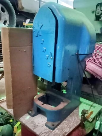 5 Ton, Kenco / Teledyne #5-7-100, bench top mechanical punch press, fully enclosed safety design - Image 1