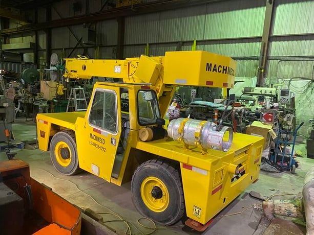 8.5 Ton, Broderson #IC-80D, carry deck mobile crane, 17000 lb. capacity, triple telescopic boom, 360° - Image 2