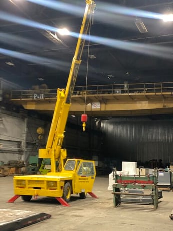 8.5 Ton, Broderson #IC-80D, carry deck mobile crane, 17000 lb. capacity, triple telescopic boom, 360° - Image 5