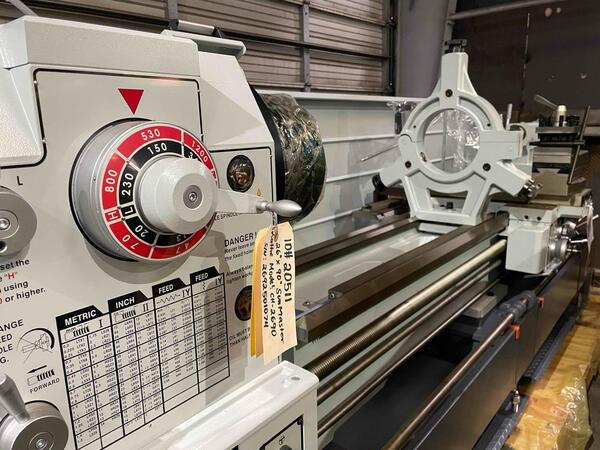 35.1" x 90" Sunmaster #CH-2690, Engine Lathe, 4" spindle bore, 15 HP, 1200 RPM, 2025 - Image 2