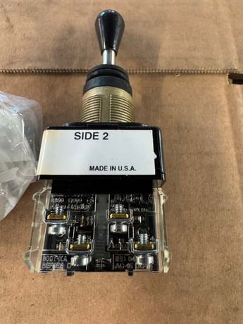 Allen-Bradley Toggle Switch 800T-T4T8AAXX - Image 3