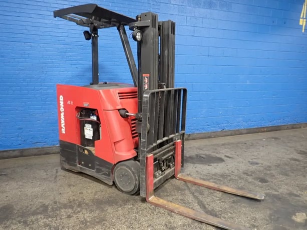 3500 lb. Raymond #425-C35TT, Electric Standup Forklift, 227" lift height, 84" mast height, 4" x 42" forks - Image 1