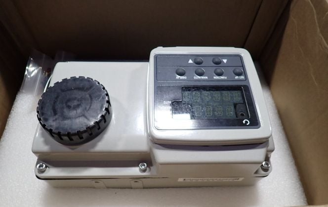 Honeywell #2001-400-090-126-200-20-101000-1-0-00, Electric Actuator, 400 lb-in torque, digital display - Image 2