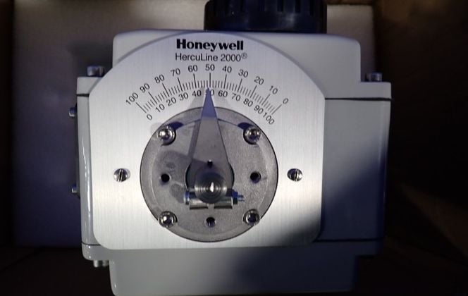 Honeywell #2001-400-090-126-200-20-101000-1-0-00, Electric Actuator, 400 lb-in torque, digital display - Image 5